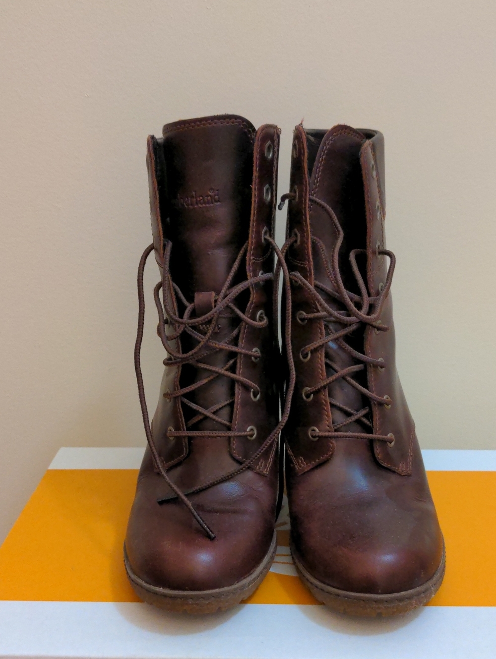 Timberland Women's Burgandy Leather Boots - Picture 2 of 4
